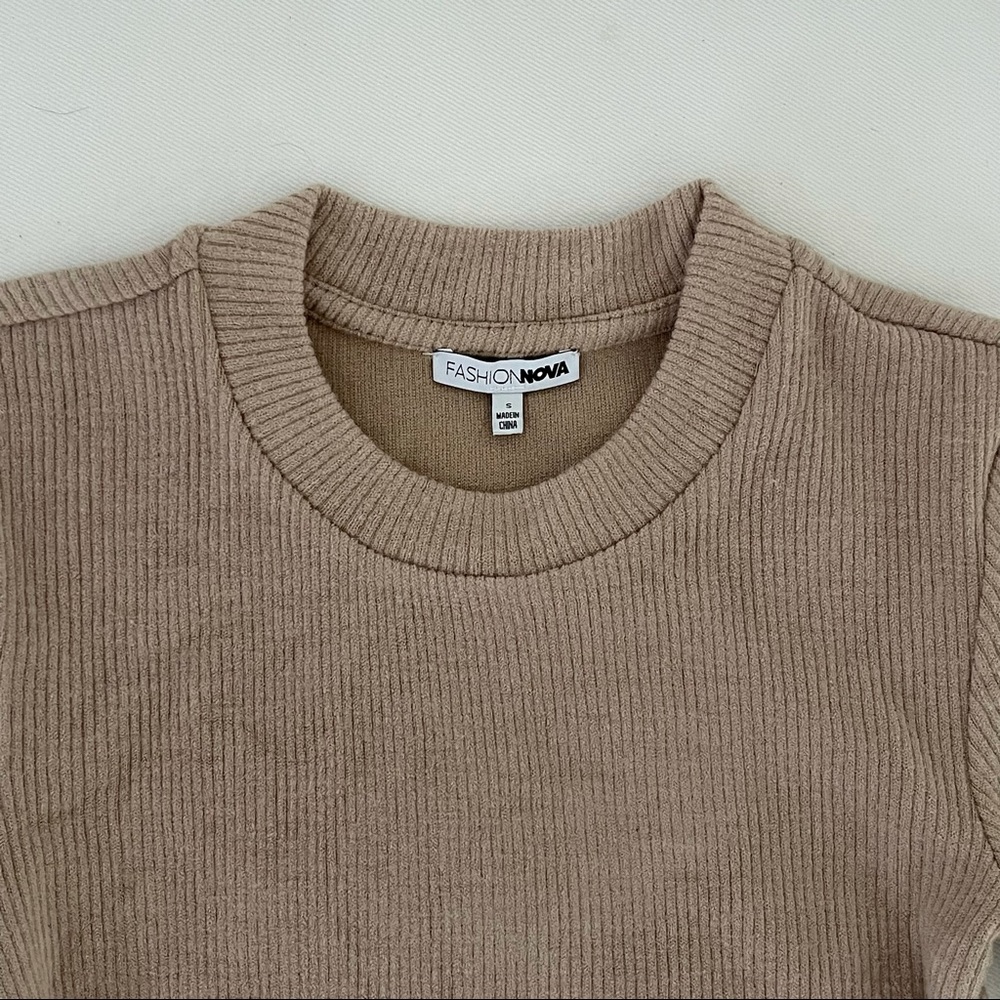 Beige crop top - Picture 2 of 3